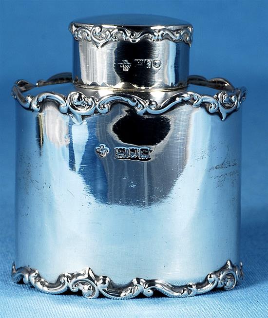 An Edwardian silver tea caddy and cover, Height 90mm Weight 4.4oz/126 grms